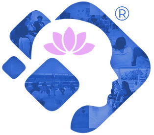 Esta imagem, que é o logo do instituto IDAS, apresenta a silhueta de um perfil de rosto humano, voltado para a esquerda. Na parte superior da cabeça, há uma flor de lótus rosa. O contorno do rosto e o fundo são preenchidos com pequenos quadros que mostram fotos em tons de azul de pessoas em atividades diversas, como conversas e exercícios. No canto superior direito, há um símbolo de marca registrada (®).